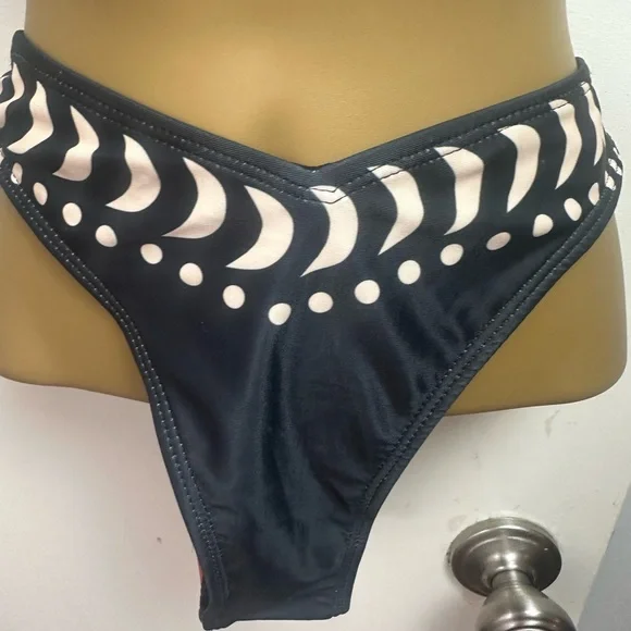 Commense Black Orange Bird Print Bikini Top & Scrunchie Booty Bottoms NWT XS - Picture 10 of 16